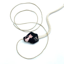 catzup „ SCHLANGERL“ – Katzen auf Schwarz – Katzenspielzeug aus Naturmaterialien