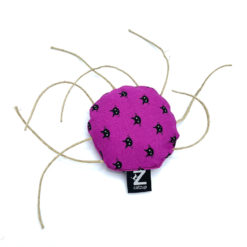 catzup „SPINNE“ - Violett mit Kätzchen - Katzenspielzeug aus Naturmaterialien