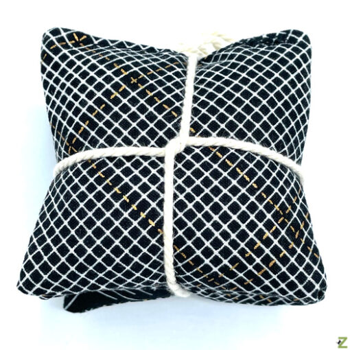 Lavendelkissen mit Aufhängeschleife - Gitter Schwarz - 3er Set – Bild 2