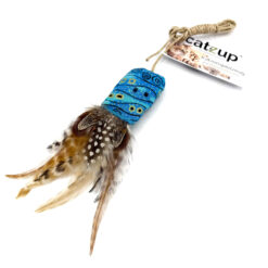 Katzenspielzeug Vogerl mit Federn und Stoffmuster in Blau mit Gold, Schnur offen