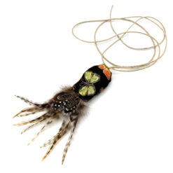 Katzenspielzeug Vogerl mit Federn und Stoffmuster in Schmetterlinge Metallic, Schnur offen